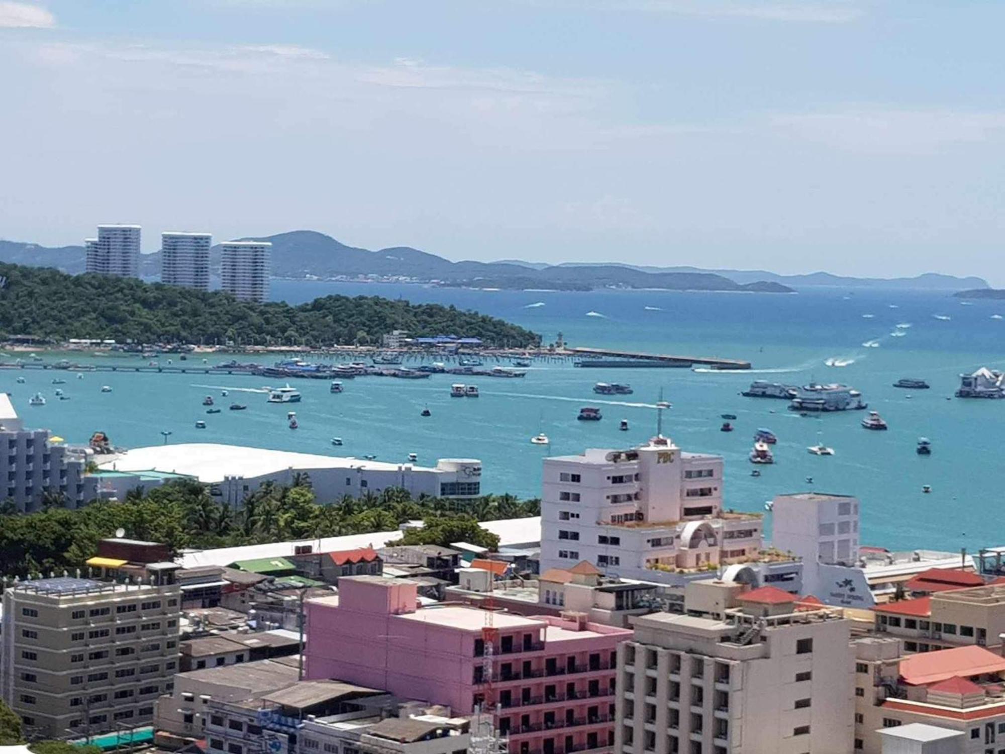 The Base Prime Apartment Pattaya Exterior photo