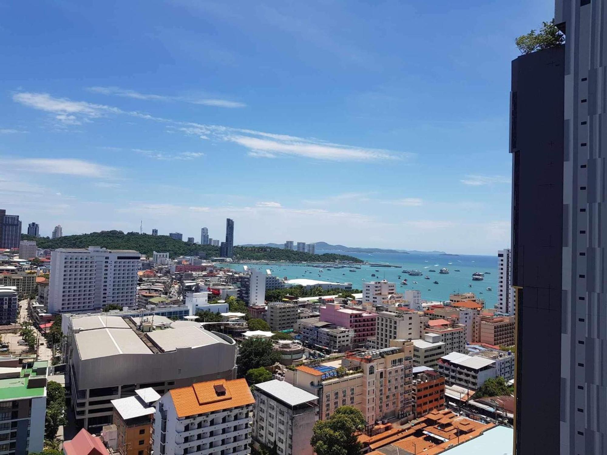 The Base Prime Apartment Pattaya Exterior photo